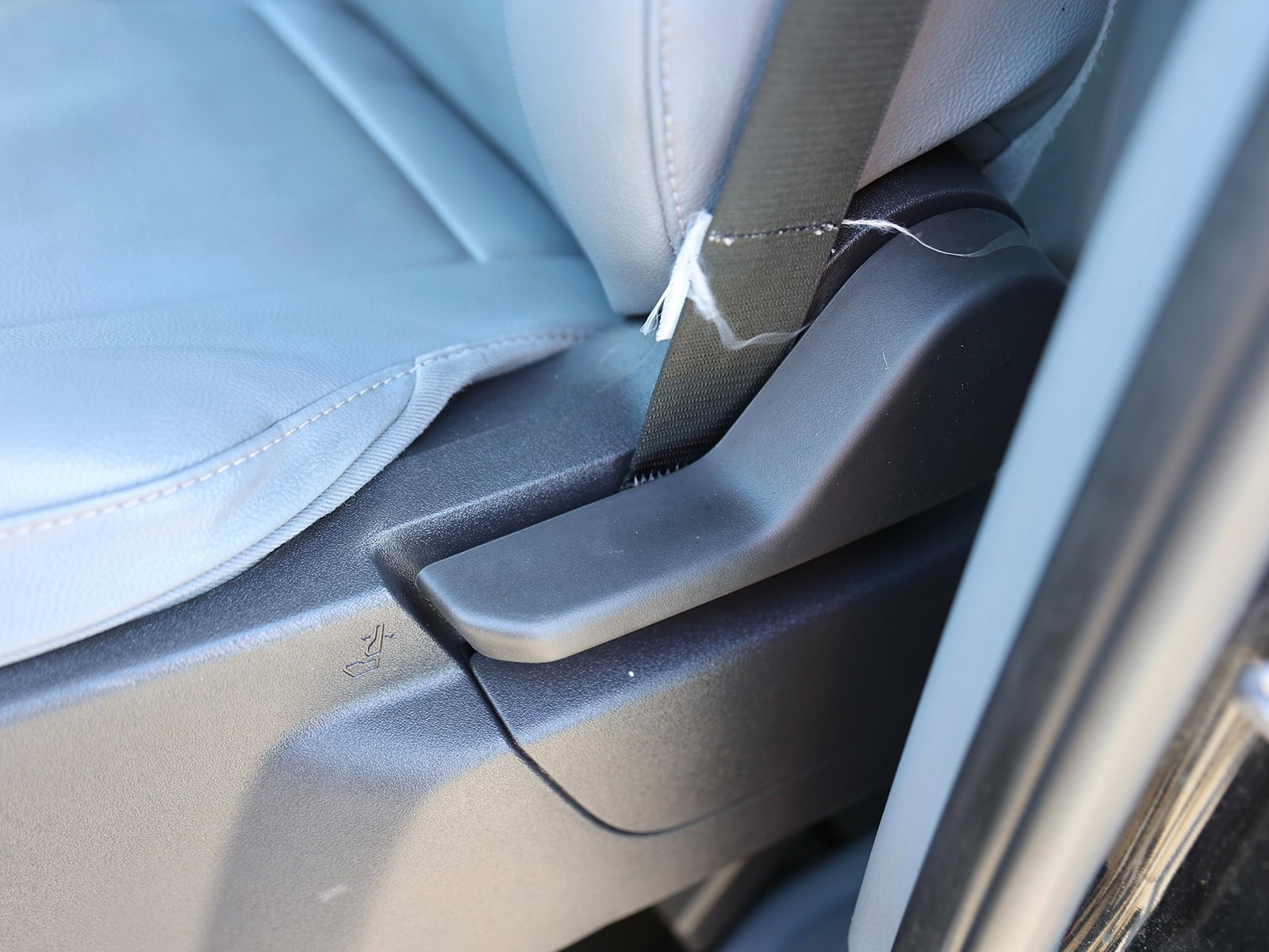 Certified 2019 Ford Transit 150 130 Low Roof image 16