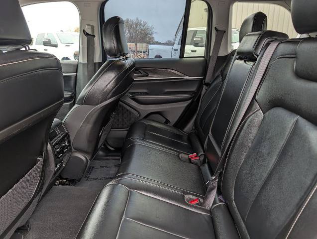 Used 2023 Jeep Grand Cherokee Limited AWD/4WD image 12