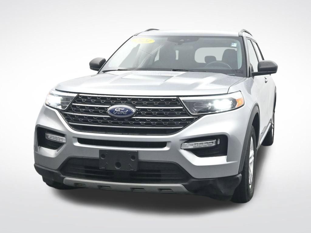 Certified 2024 Ford Explorer XLT w/ Equipment Group 202A image 2