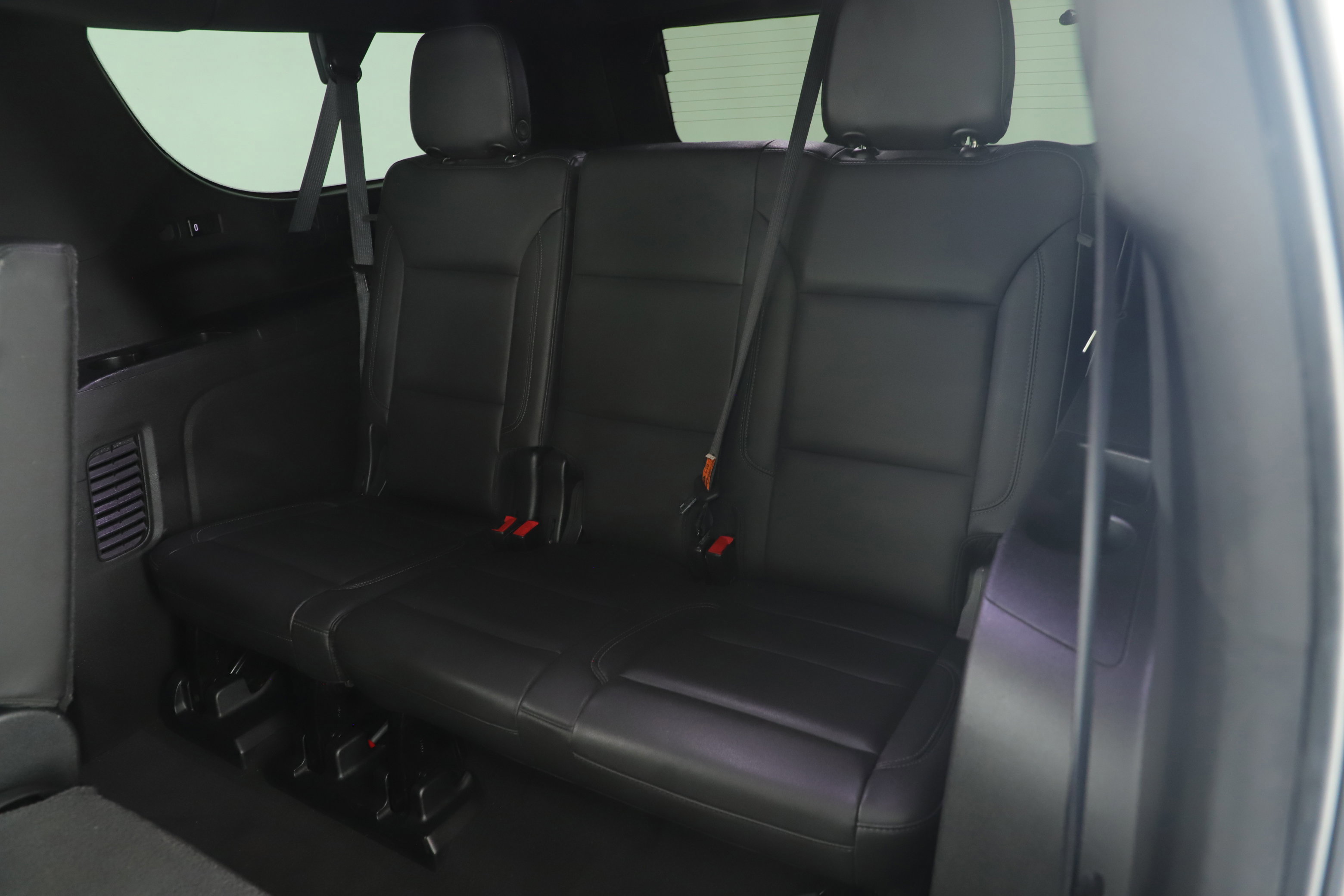 Used 2021 Chevrolet Suburban LT image 25