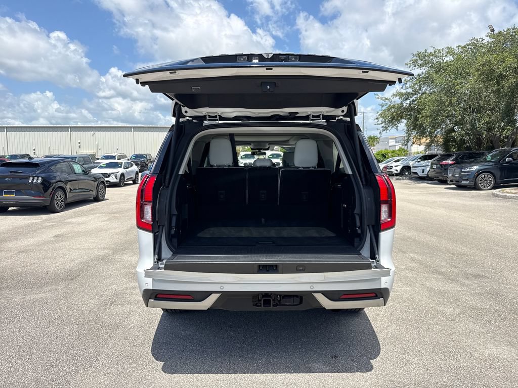 Certified 2025 Ford Expedition Max Platinum AWD/4WD image 35
