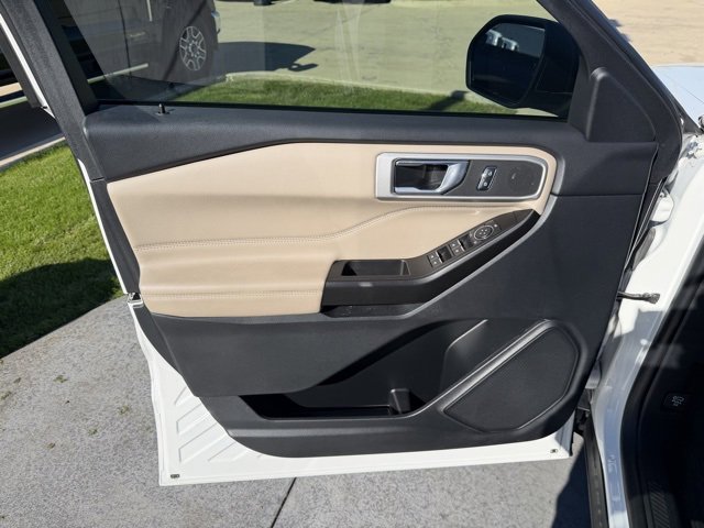 Certified 2020 Ford Explorer XLT w/ Equipment Group 202A image 9