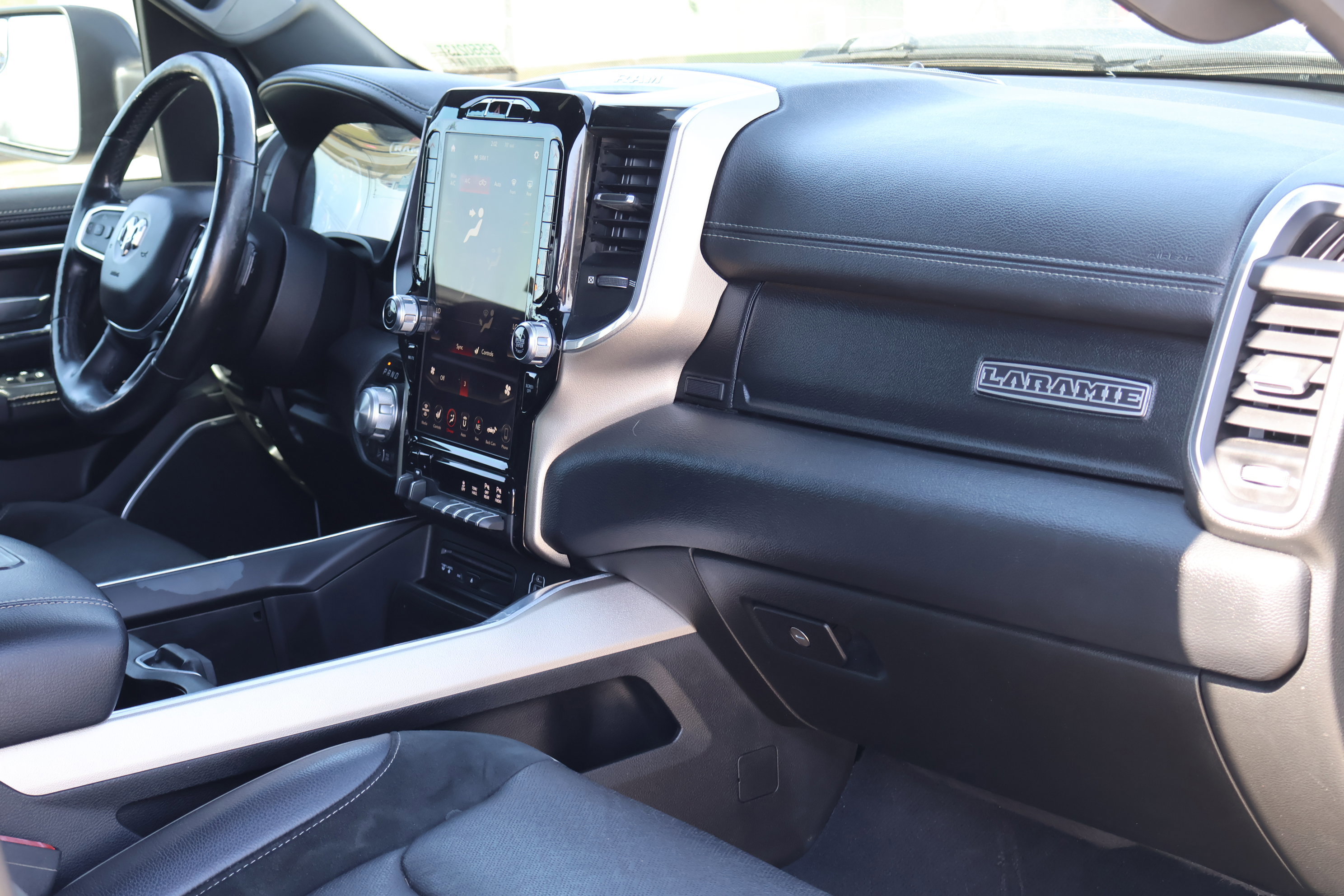 Used 2019 RAM 1500 Laramie image 36