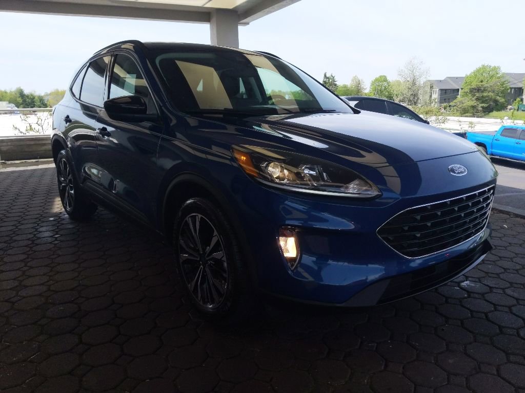 Certified 2022 Ford Escape SEL w/ SEL Stealth AWD Package image 4