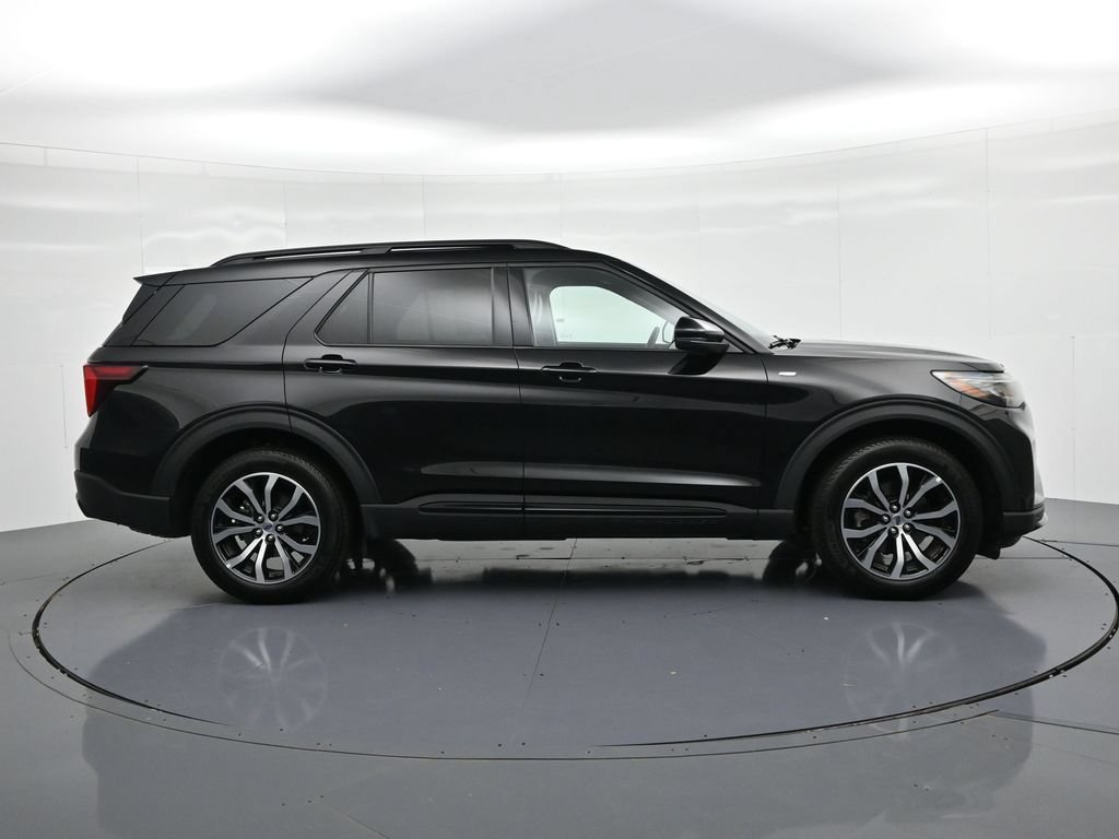 Certified 2026 Ford Explorer ST-Line AWD/4WD image 5