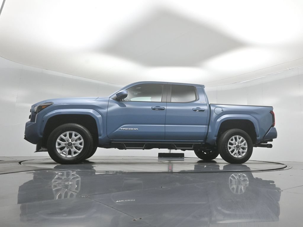 Used 2026 Toyota Tacoma SR5 AWD/4WD image 7