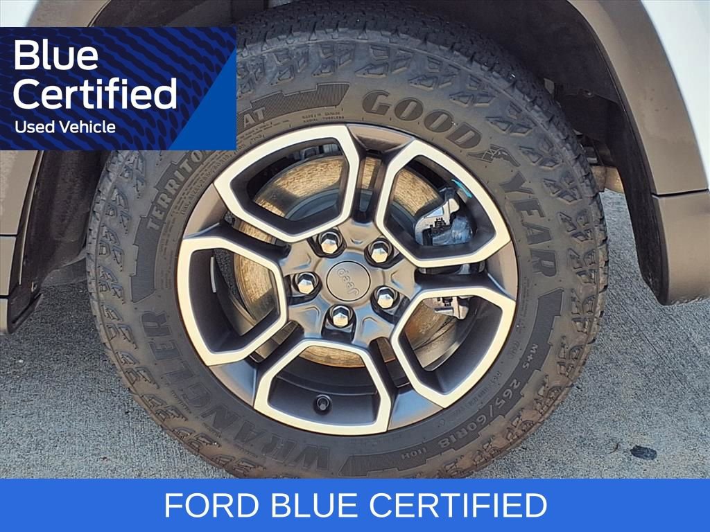 Used 2022 Jeep Grand Cherokee Trailhawk w/ Advanced Protech Group II AWD/4WD image 32
