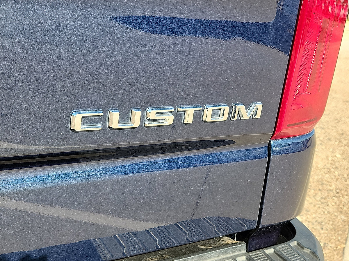 Used 2022 Chevrolet Silverado 1500 Custom RWD image 9
