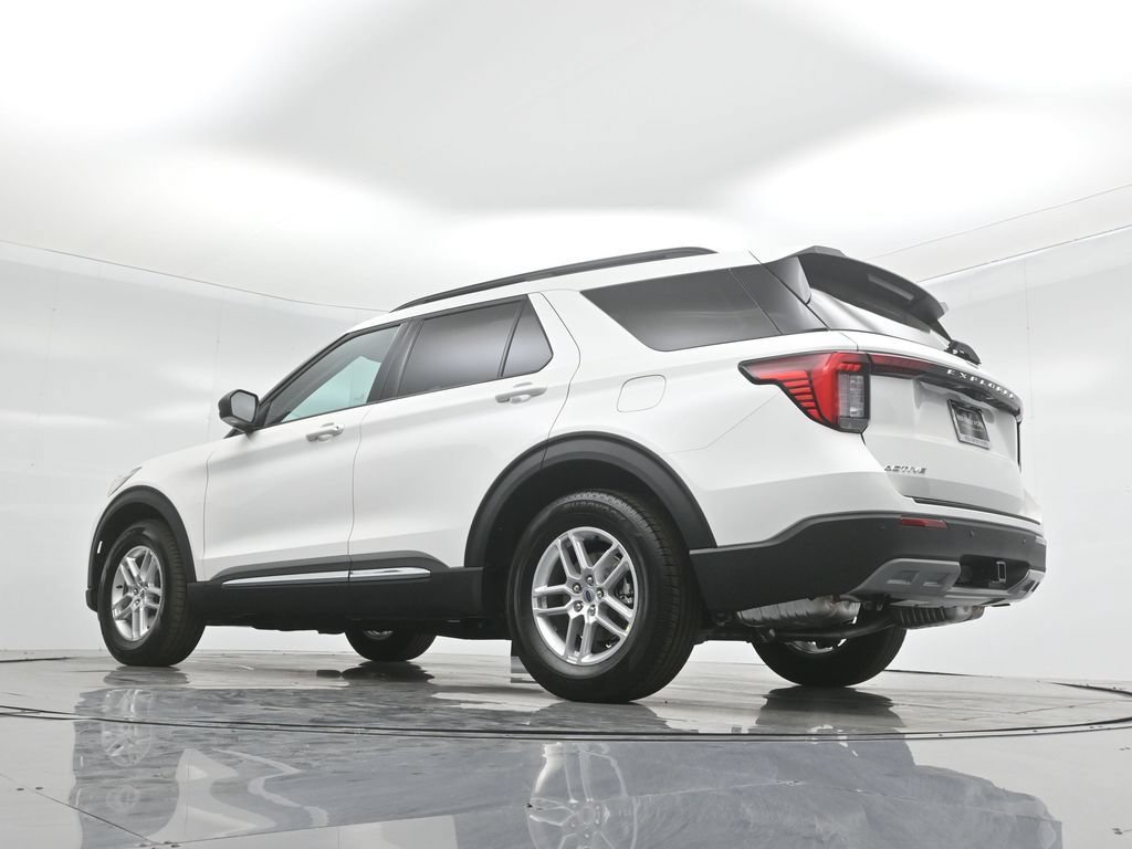 Certified 2025 Ford Explorer Active RWD image 50