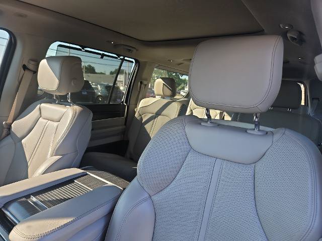 Used 2023 Jeep Wagoneer Series II w/ Convenience Group I AWD/4WD image 7