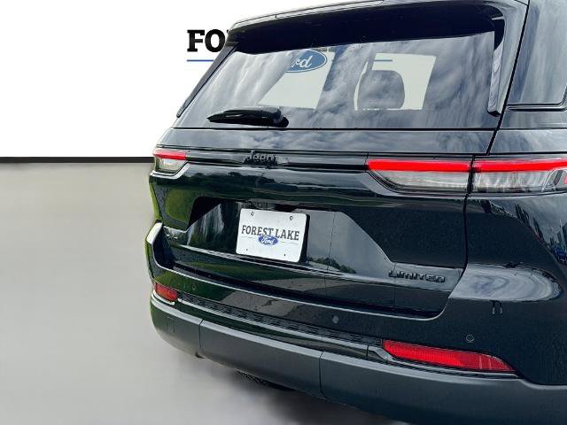 Used 2023 Jeep Grand Cherokee Limited w/ Black Appearance Package AWD/4WD image 22