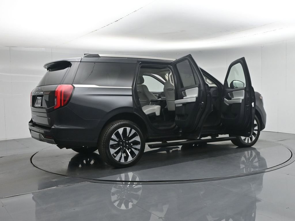 Certified 2025 Ford Expedition Platinum w/ Driver's Package AWD/4WD image 6