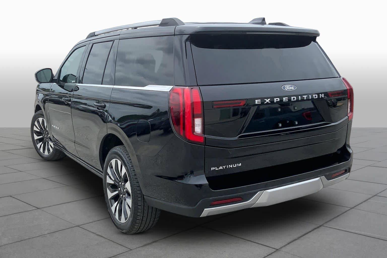 Certified 2025 Ford Expedition Platinum w/ Driver's Package AWD/4WD image 12