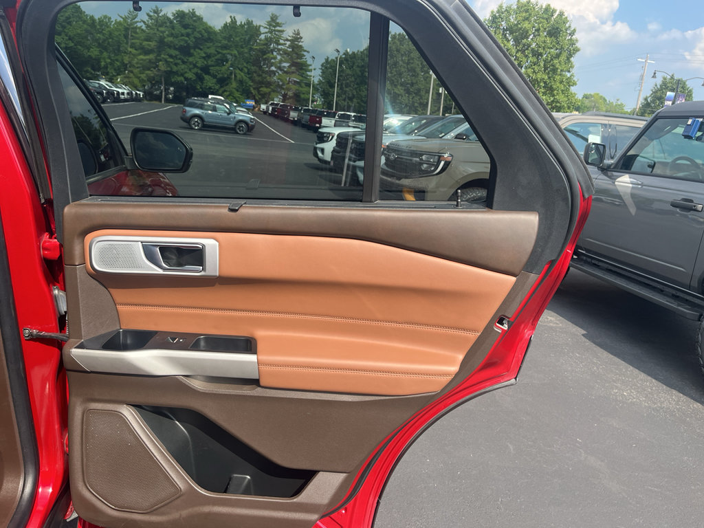 Certified 2021 Ford Explorer King Ranch w/ Premium Technology Package AWD/4WD image 31