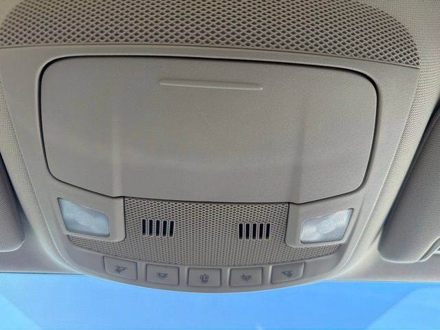 Certified 2018 Ford Fusion SE w/ Fusion SE Technology Package FWD image 32