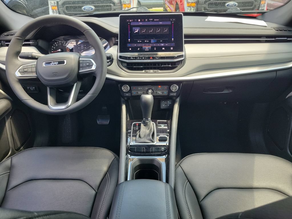 Used 2025 Jeep Compass Limited AWD/4WD image 11