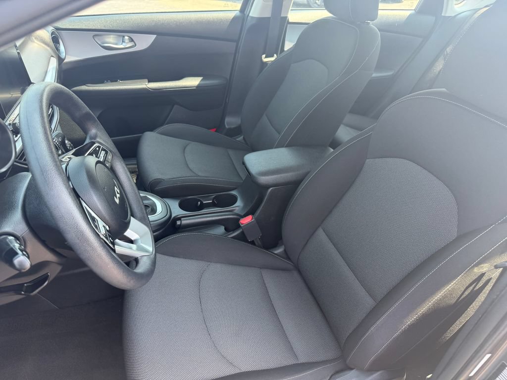 Used 2024 Kia Forte LXS w/ LXS Technology Package FWD image 11