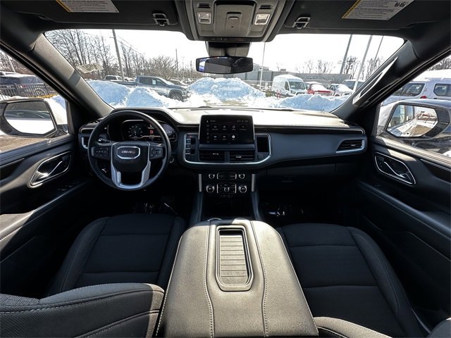 Used 2023 GMC Yukon XL SLE image 17