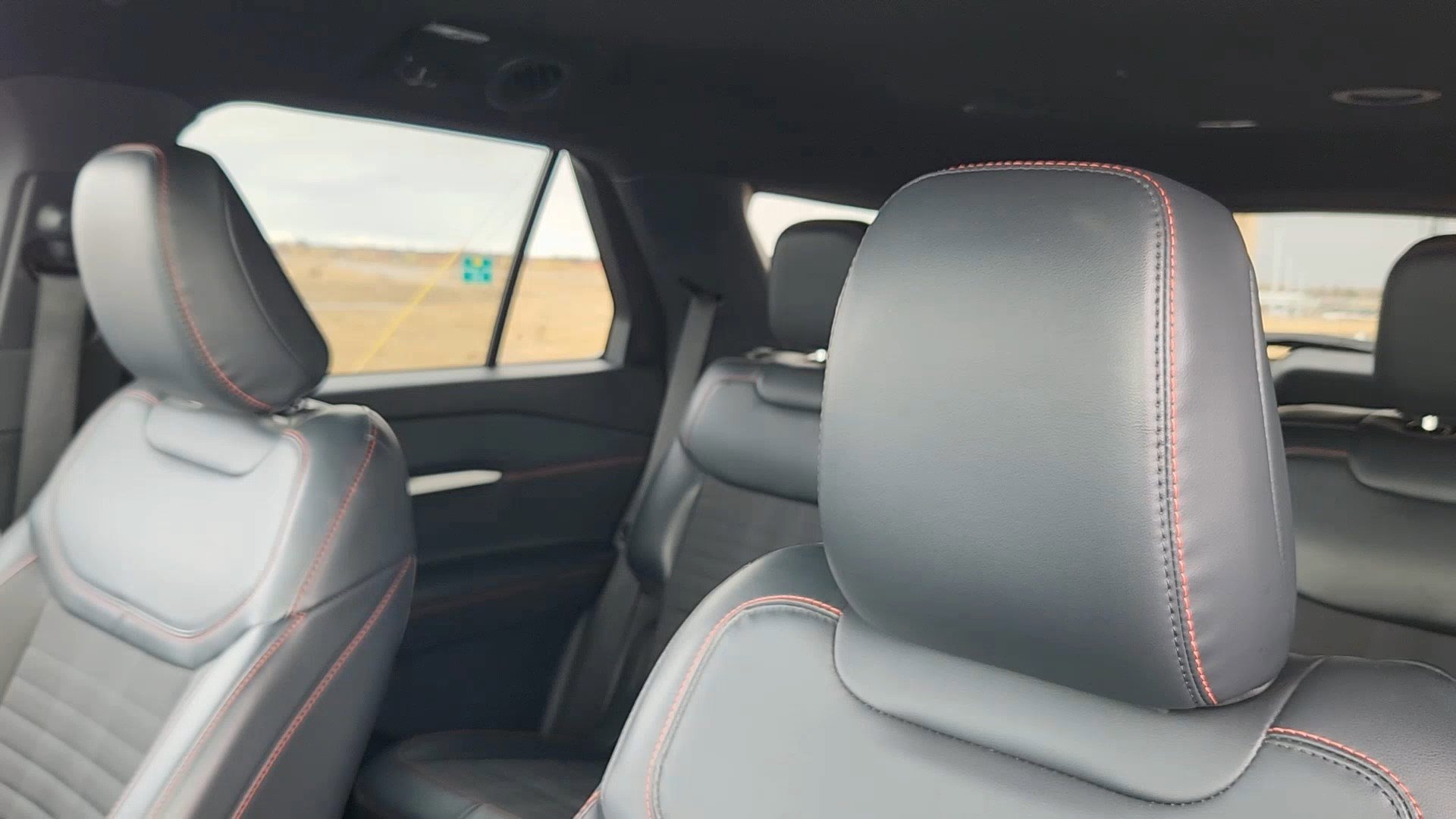 Certified 2025 Ford Explorer ST-Line image 10