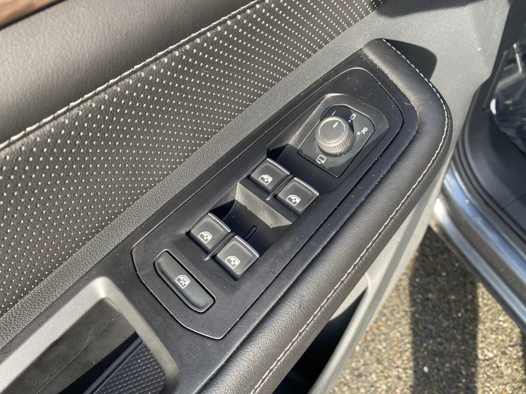 Used 2024 Volkswagen Atlas SEL Premium R-Line image 19