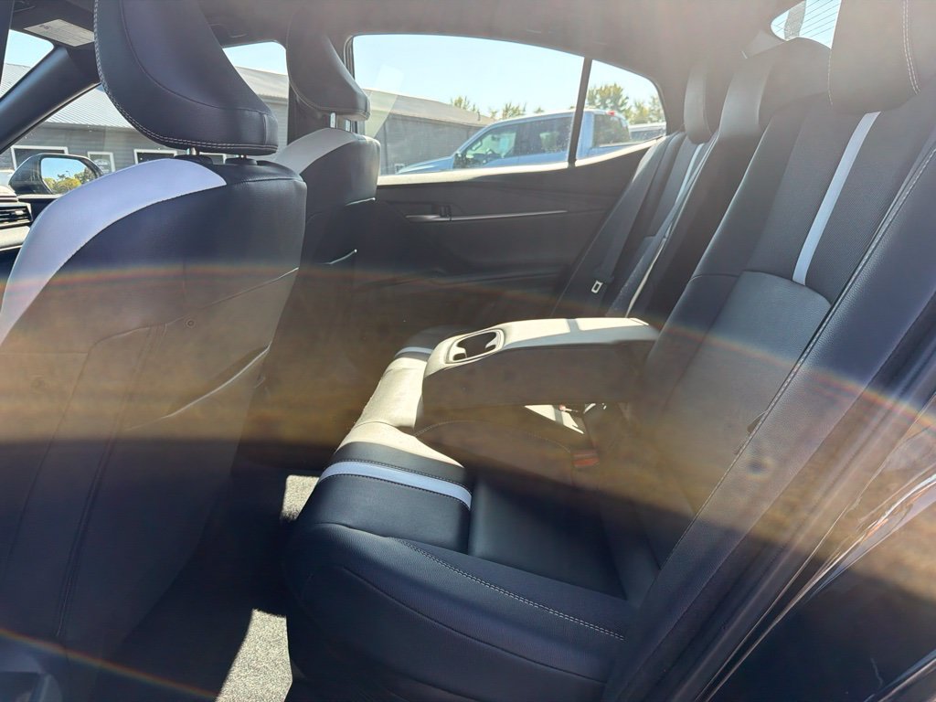 Used 2025 Toyota Camry SE FWD image 27