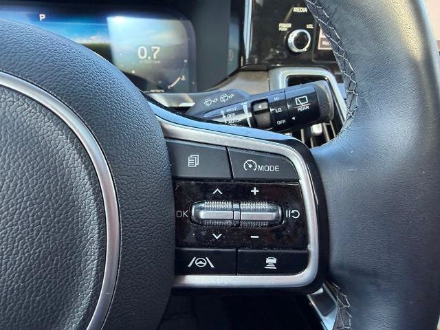 Used 2023 Kia Sorento SX AWD/4WD image 17
