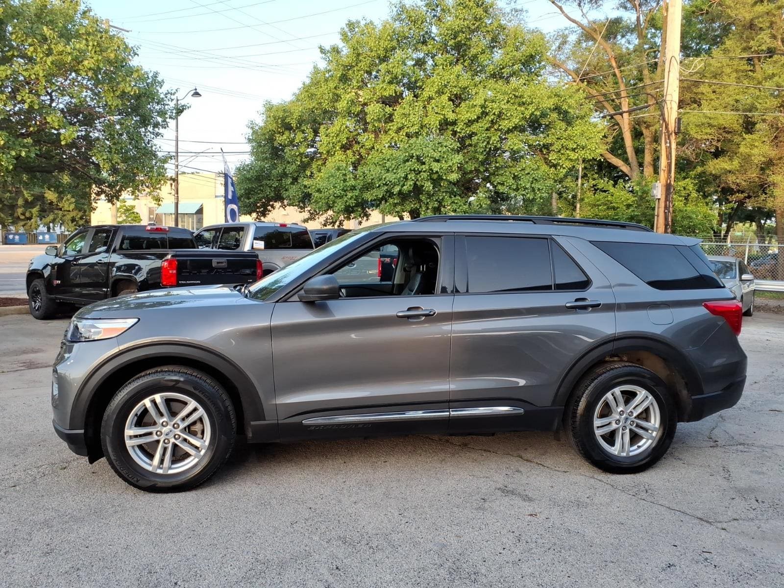 Certified 2023 Ford Explorer XLT w/ Equipment Group 202A AWD/4WD image 4