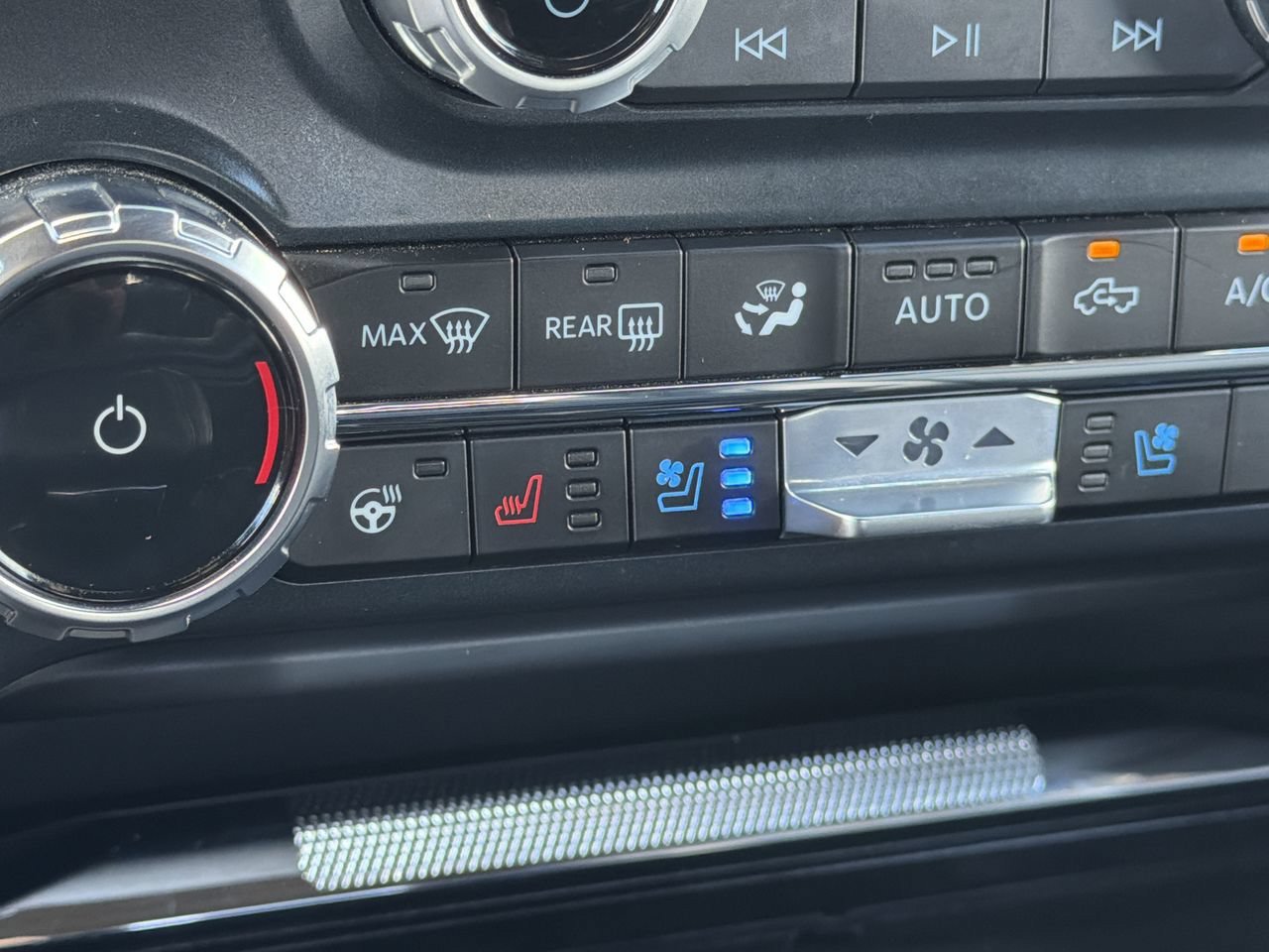 Certified 2025 Ford F150 Lariat AWD/4WD image 23