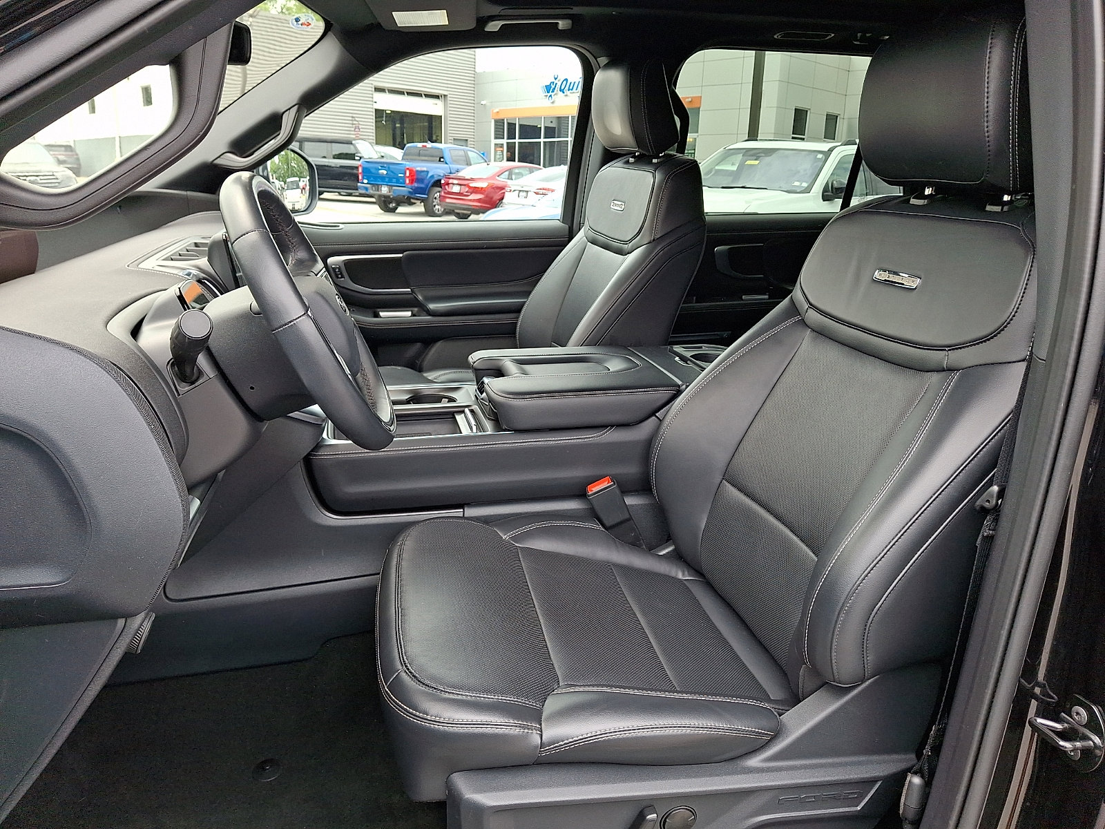 Certified 2025 Ford Expedition Max Platinum w/ Stealth Performance Package AWD/4WD image 17