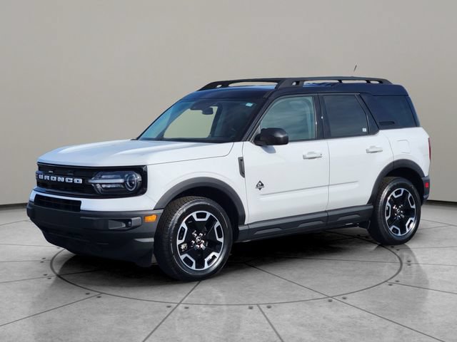 Certified 2023 Ford Bronco Sport Outer Banks w/ Tech Package AWD/4WD image 3