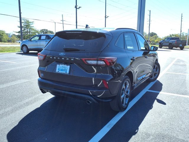 Certified 2023 Ford Escape ST-Line w/ Tech Pack #1 FWD image 5