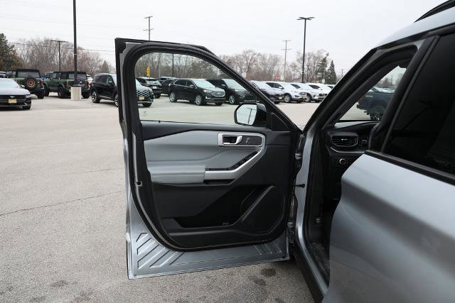 Certified 2022 Ford Explorer XLT w/ Equipment Group 202A image 21