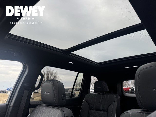 Used 2025 Buick Enclave Avenir w/ Trailering Package, 5000 lbs. image 20