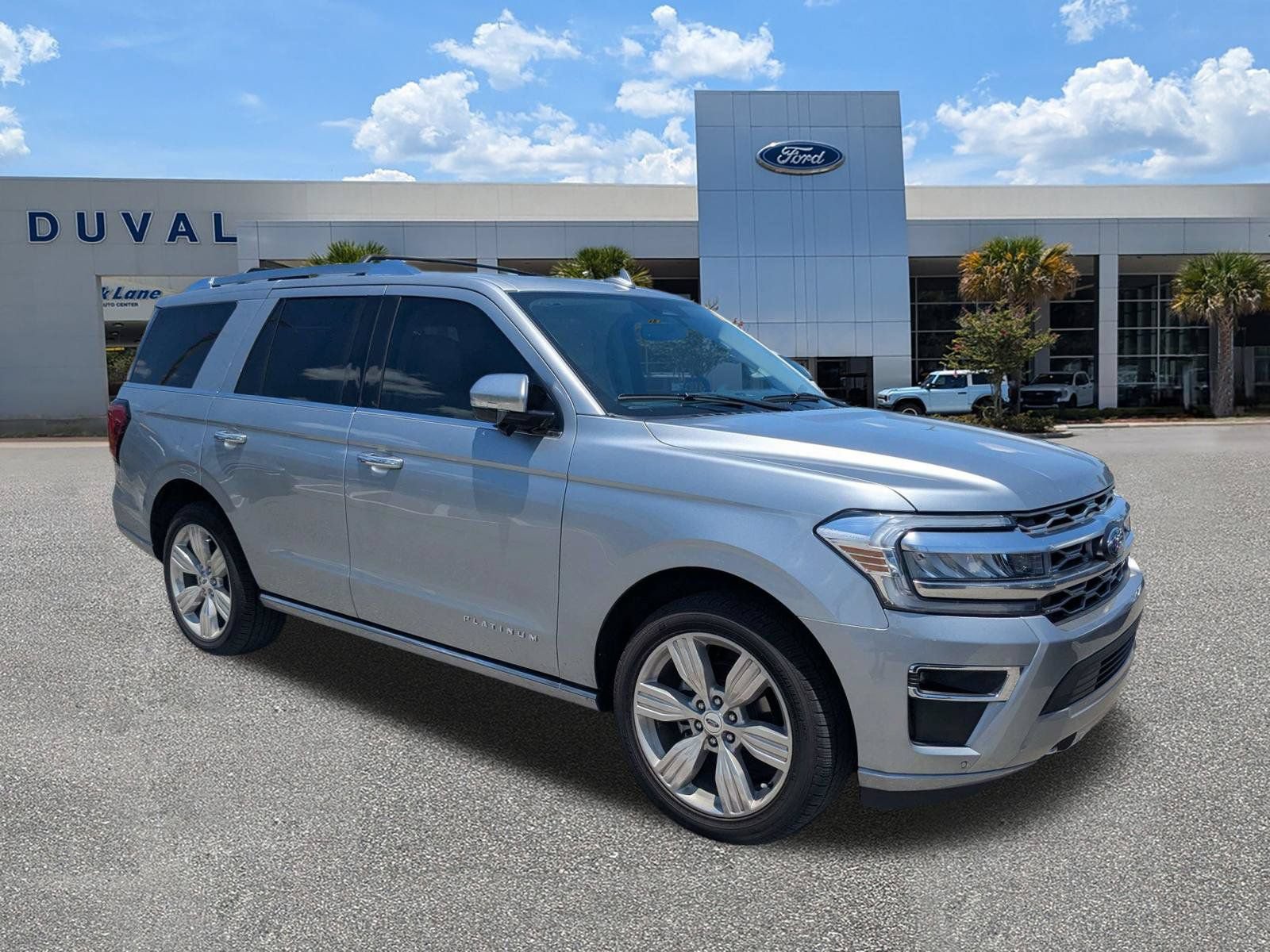 Certified 2023 Ford Expedition Platinum AWD/4WD image 2