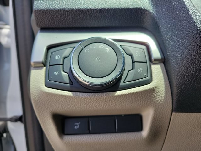 Certified 2018 Ford Explorer XLT w/ Equipment Group 202A FWD image 24