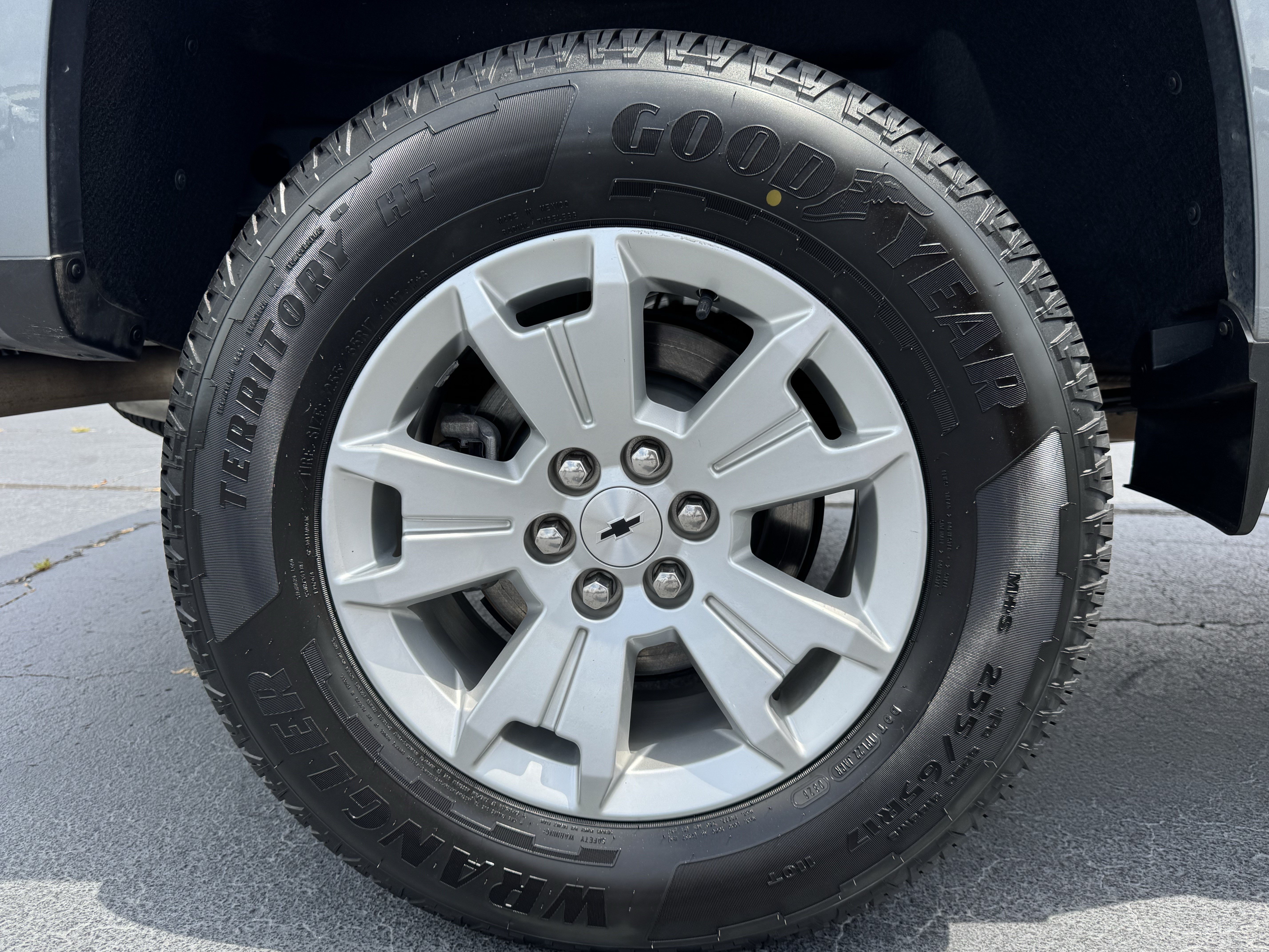 Used 2022 Chevrolet Colorado LT w/ Luxury Package RWD image 19