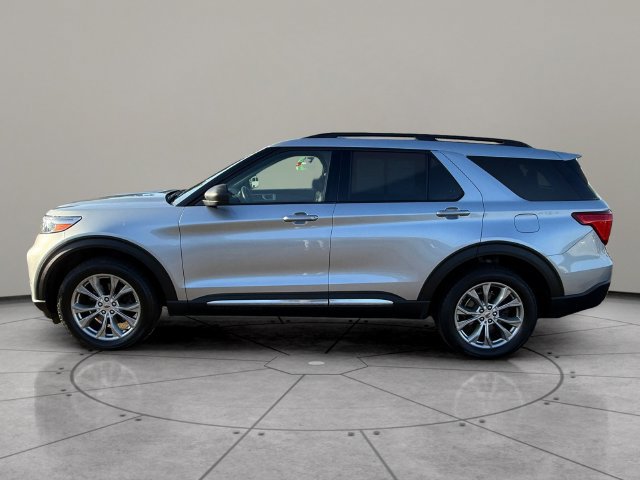 Certified 2022 Ford Explorer XLT w/ Equipment Group 202A AWD/4WD image 9