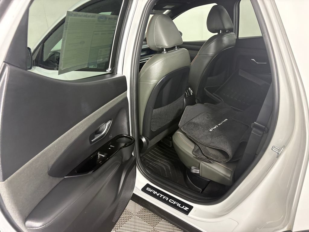 Used 2025 Hyundai Santa Cruz Limited AWD/4WD image 28