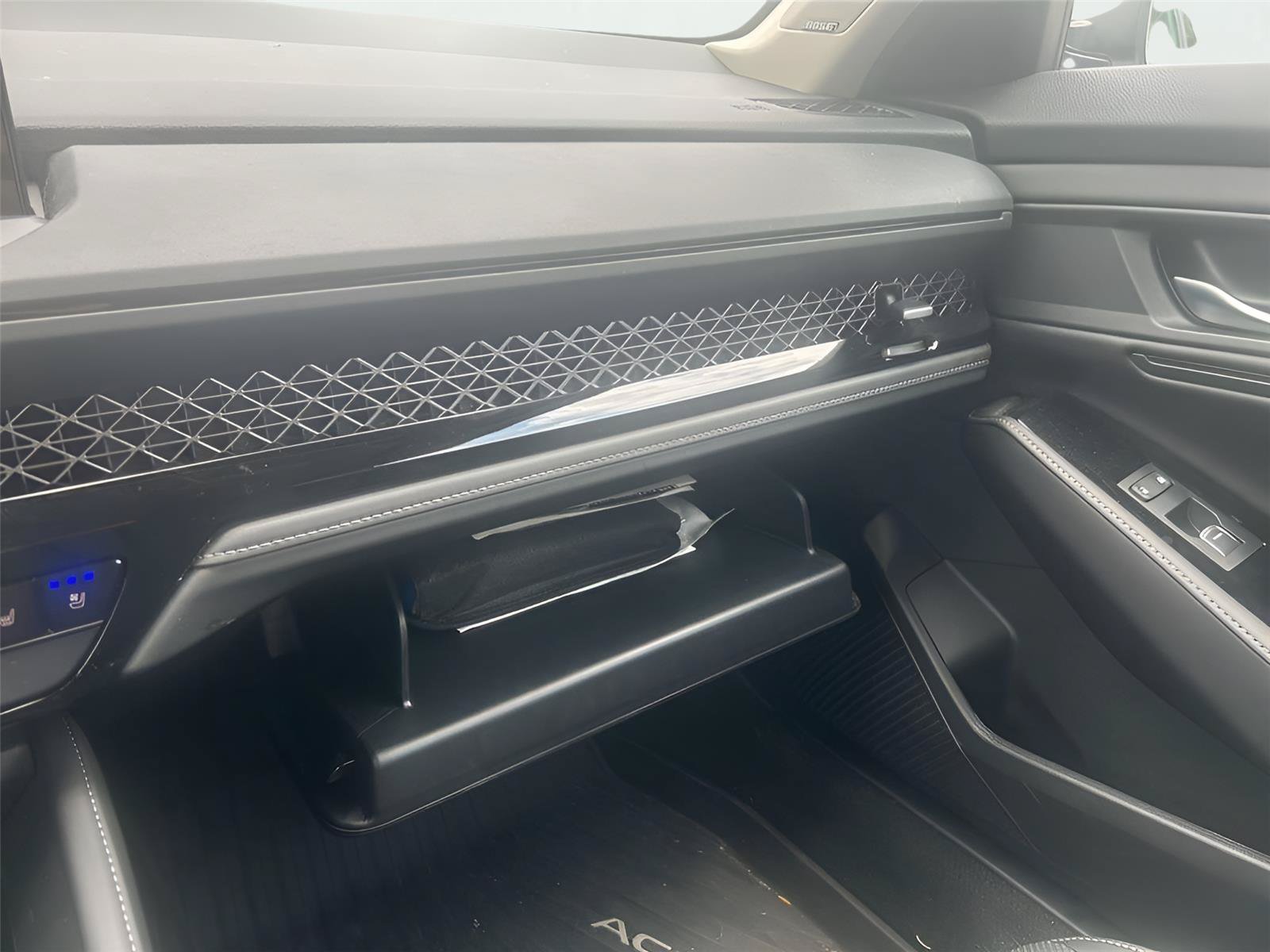 Used 2025 Honda Accord Touring image 30