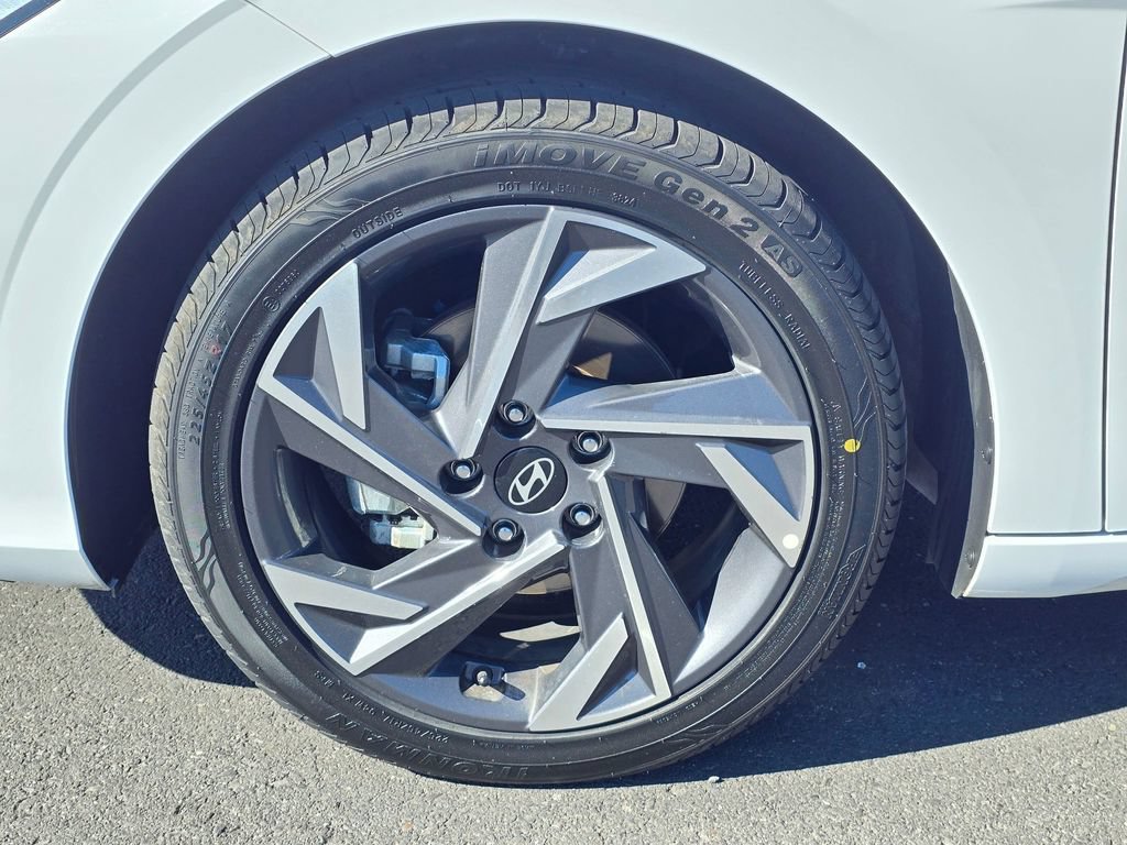 Used 2025 Hyundai Elantra SEL FWD image 9