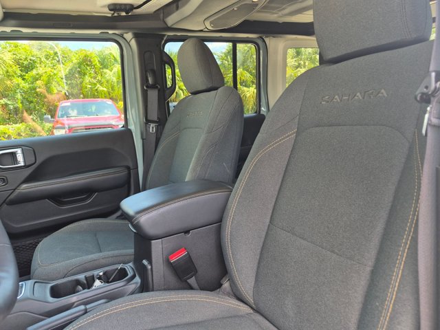 Used 2024 Jeep Wrangler Unlimited Sahara AWD/4WD image 12