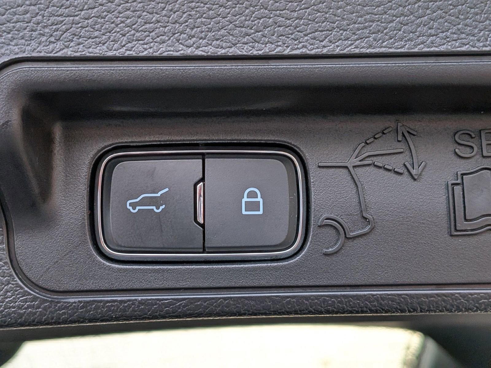 Certified 2023 Ford Explorer Limited w/ Limited Technology Package image 15