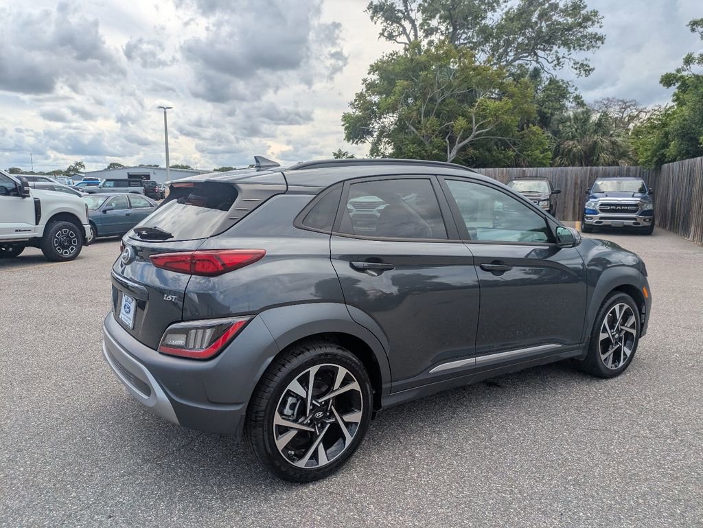 Used 2022 Hyundai Kona Limited w/ Cargo Package FWD image 6