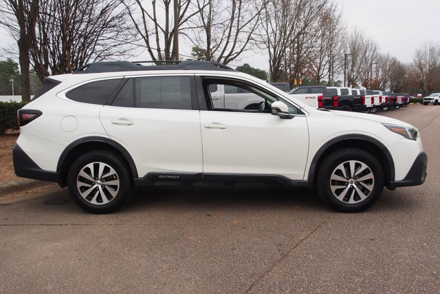 Used 2020 Subaru Outback Premium image 5