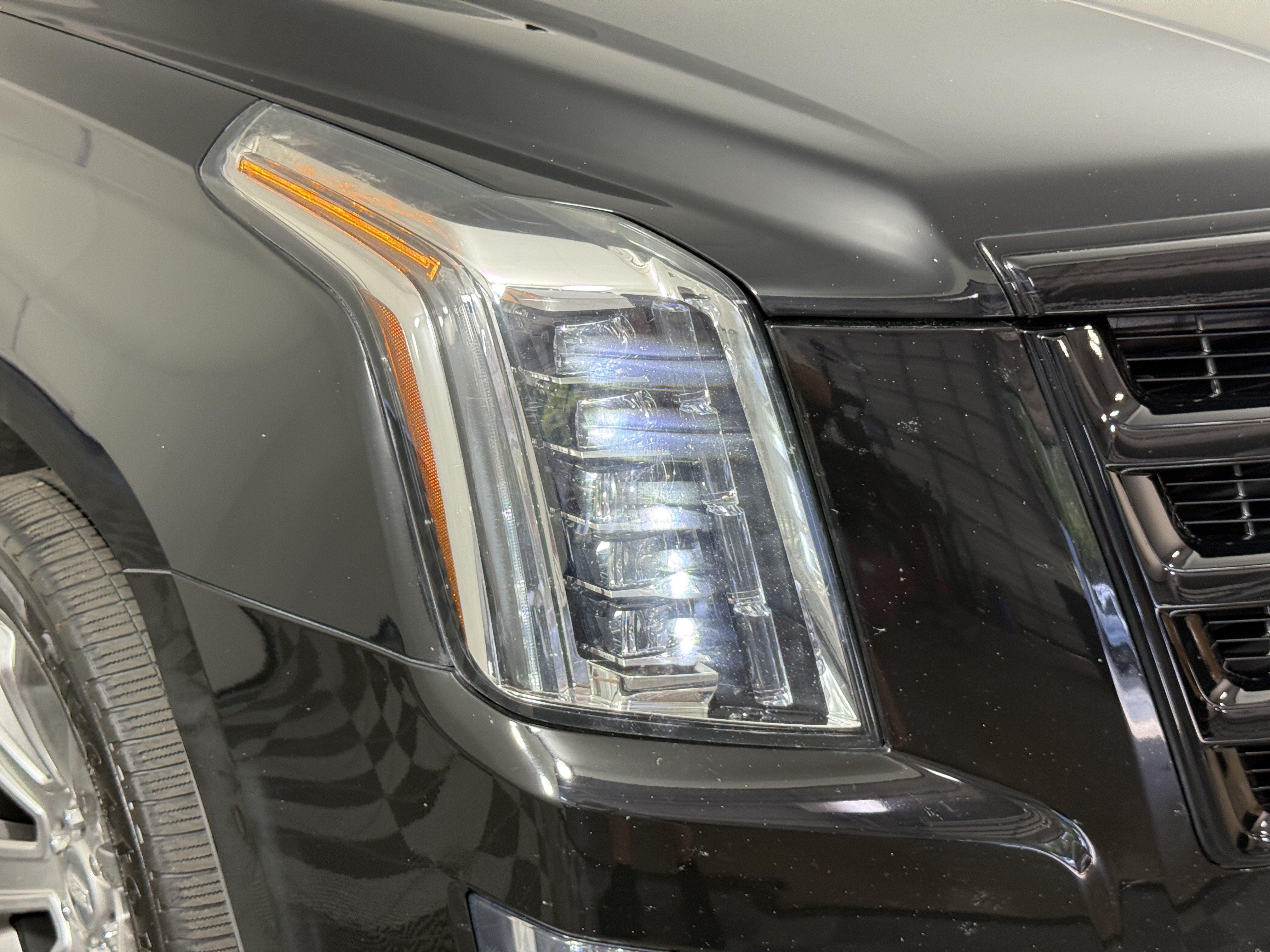 Used 2020 Cadillac Escalade Luxury RWD image 7
