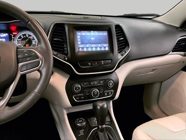 Used 2021 Jeep Cherokee Latitude Lux w/ Sun & Sound Group AWD/4WD image 6