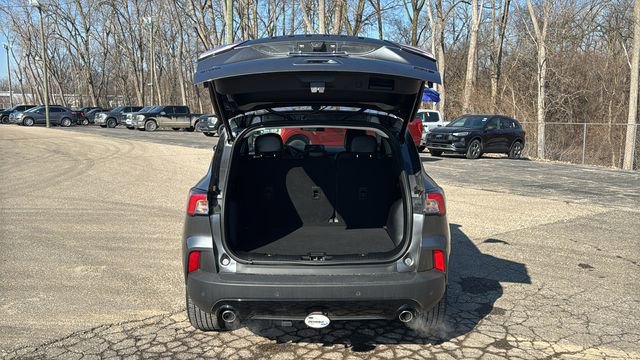 Certified 2022 Ford Escape SEL w/ SEL Stealth AWD Package image 31