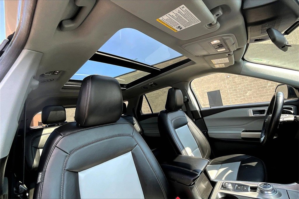 Certified 2022 Ford Explorer XLT w/ Equipment Group 202A image 21