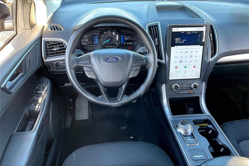 Certified 2022 Ford Edge SE w/ Black Appearance Package image 4