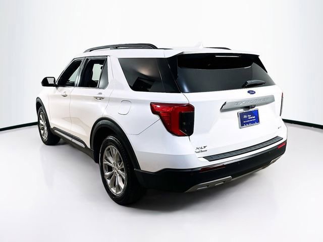 Certified 2020 Ford Explorer XLT w/ Equipment Group 202A image 3